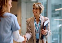 Comment construire une carrière solide dans le secteur du commerce ?